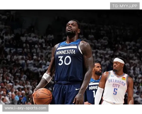 森林狼与雷霆激战正酣，年轻球员崛起引领全场焦点