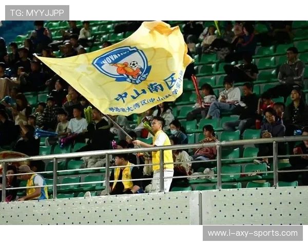 冠忠南区迎战凯景强强对决期待精彩瞬间展现足球魅力与团队精神